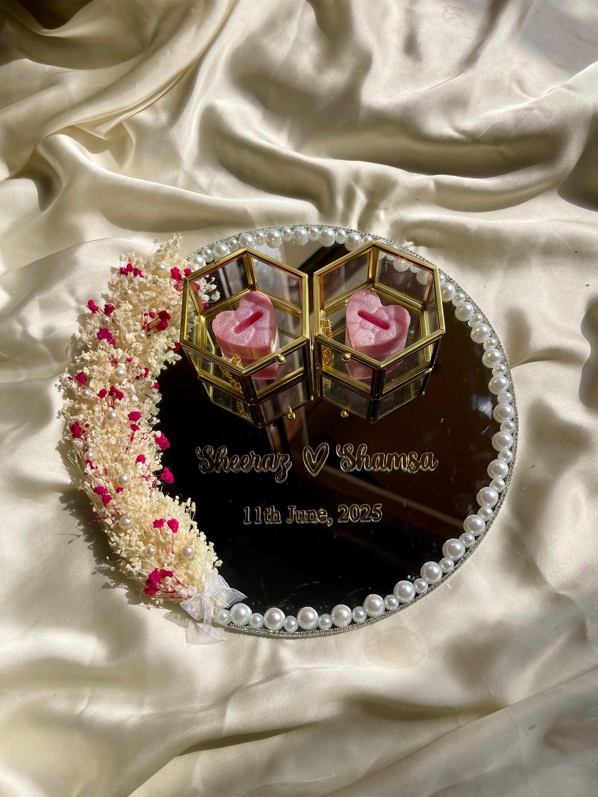 Mirror Pearl Elegance Engagement Ring Tray